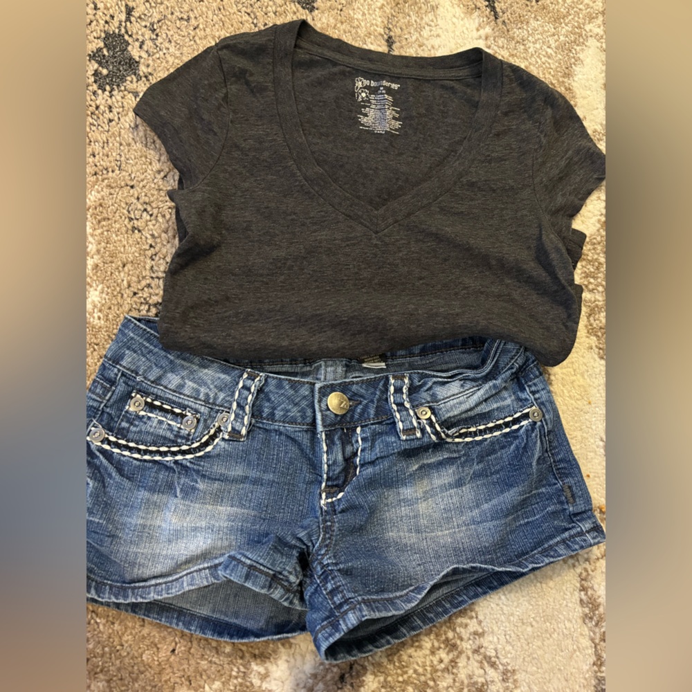 Blue Denim Shorts and Gray Graphic Tee